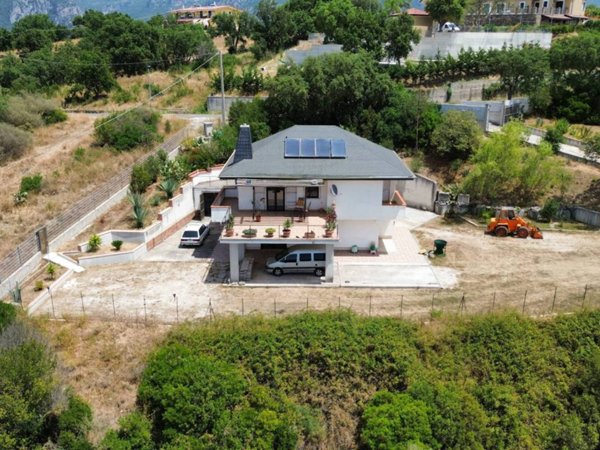 casa indipendente in vendita a Giungano