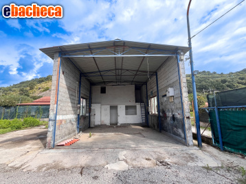 capannone in vendita ad Ispani in zona Capitello