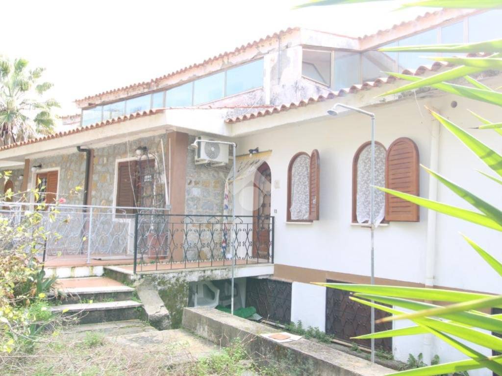 appartamento in vendita ad Ispani in zona Capitello