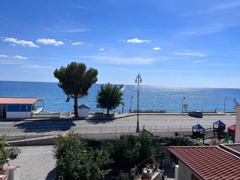 appartamento in vendita ad Ispani in zona Capitello