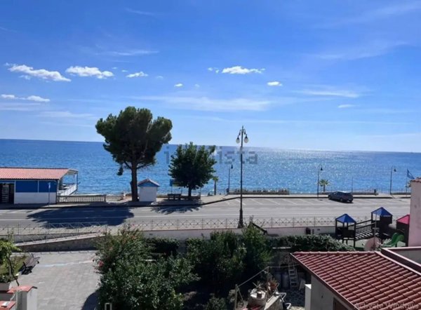 appartamento in vendita ad Ispani in zona Capitello