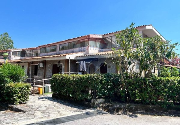 appartamento in vendita ad Ispani in zona Capitello