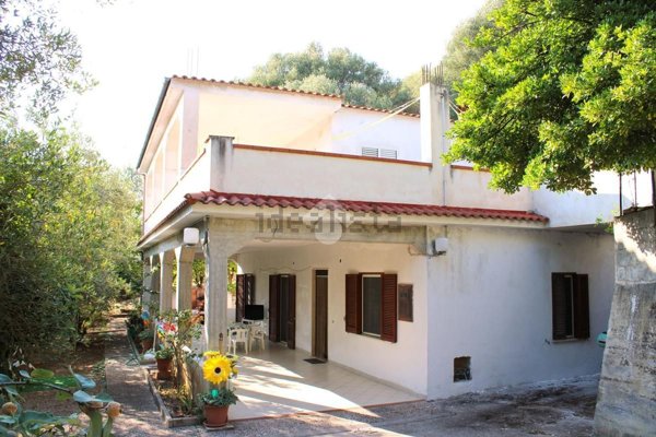 casa indipendente in vendita ad Ispani in zona San Cristoforo