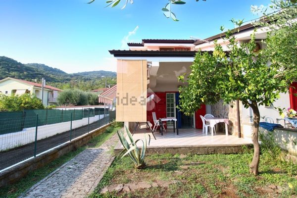 quadrivano in vendita ad Ispani in zona Capitello