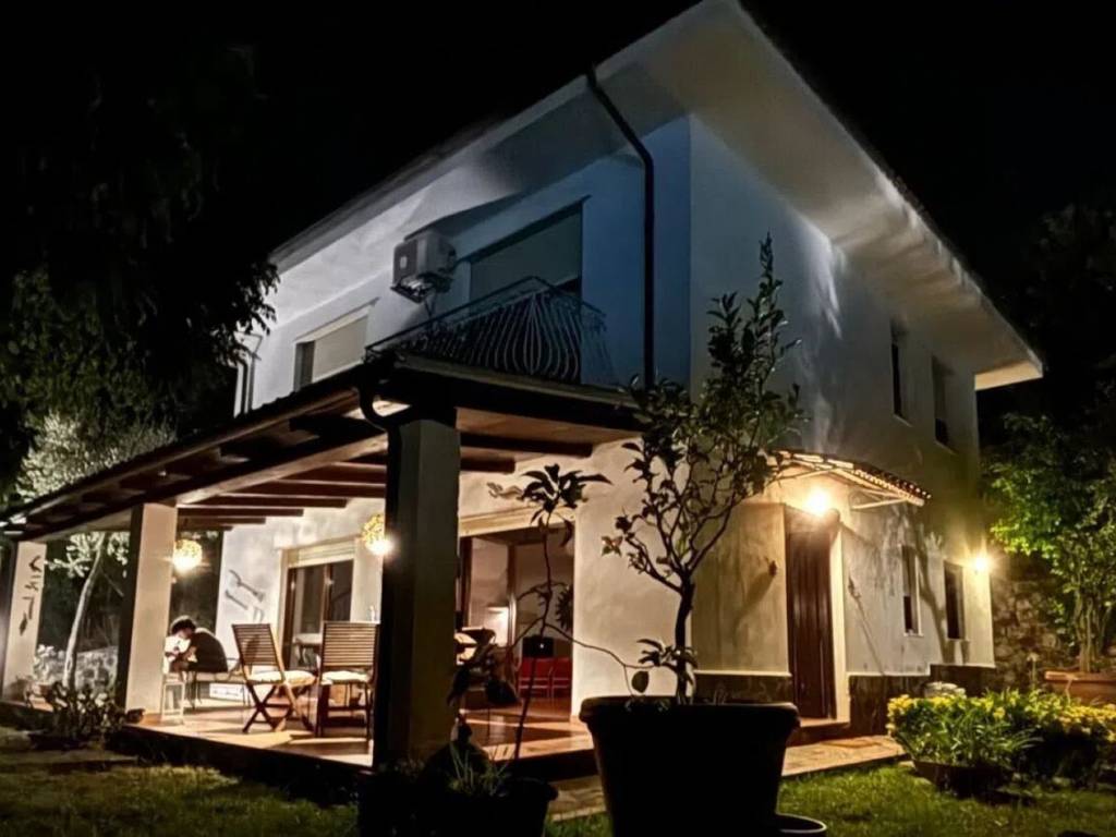 casa indipendente in vendita ad Ispani