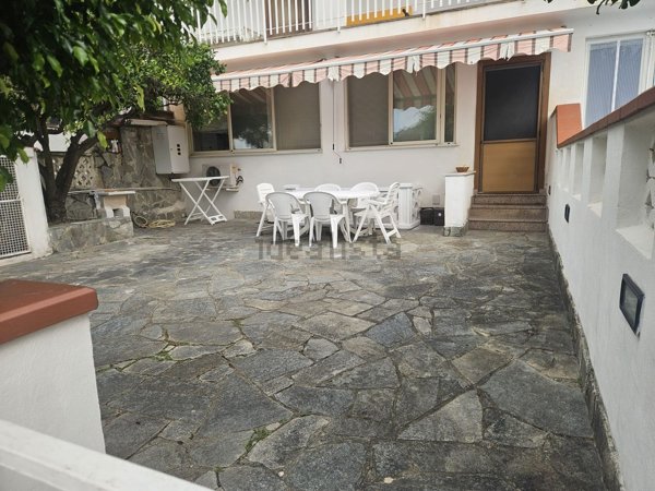 appartamento in vendita ad Ispani in zona Capitello