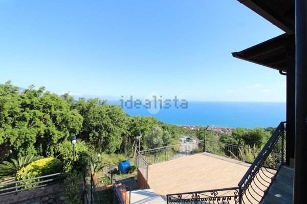 casa indipendente in vendita ad Ispani