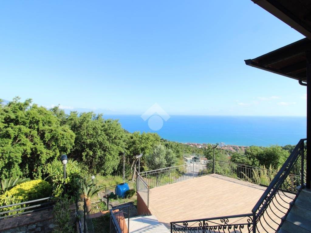 casa indipendente in vendita ad Ispani