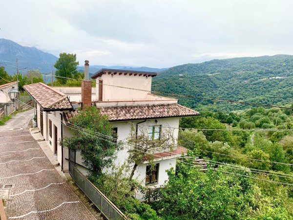 casa indipendente in vendita ad Ispani