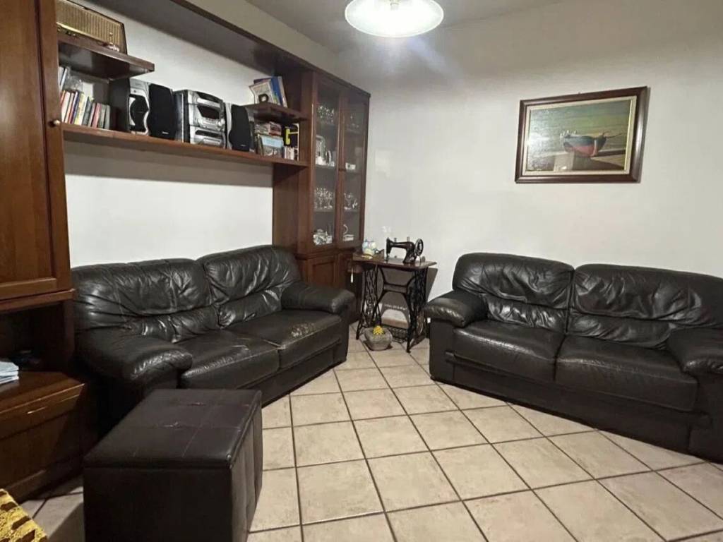 appartamento in vendita ad Ispani in zona Capitello