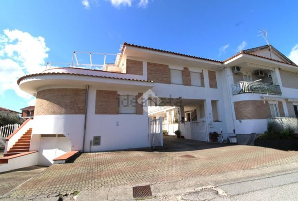 appartamento in vendita ad Ispani in zona Capitello