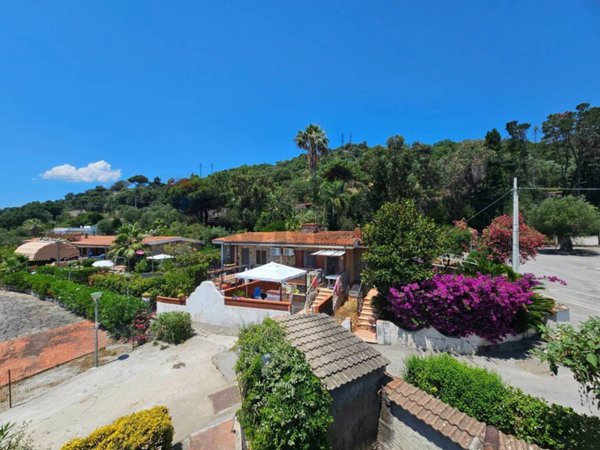 appartamento in vendita ad Ispani in zona Capitello