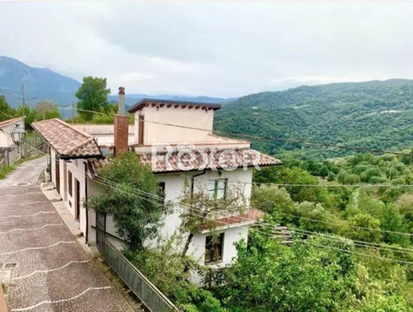 casa indipendente in vendita ad Ispani