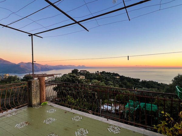 casa indipendente in vendita ad Ispani in zona San Cristoforo