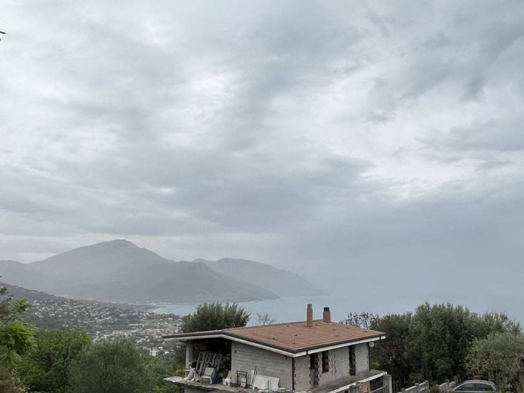 casa indipendente in vendita ad Ispani in zona Capitello