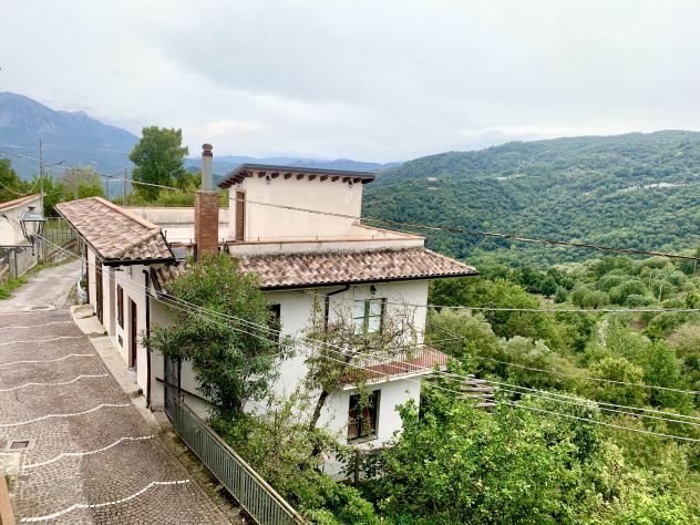 casa indipendente in vendita ad Ispani