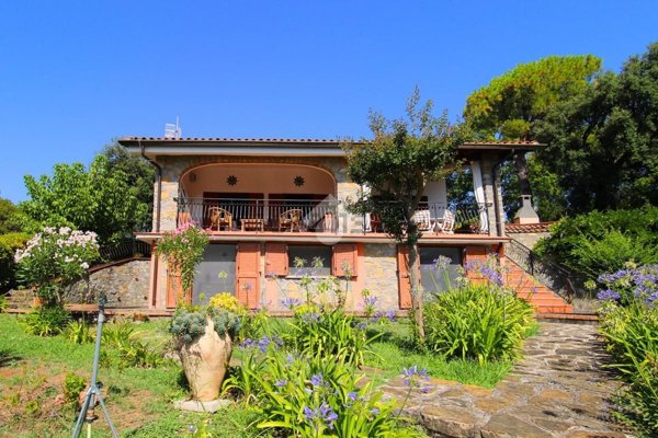 casa indipendente in vendita ad Ispani in zona Capitello
