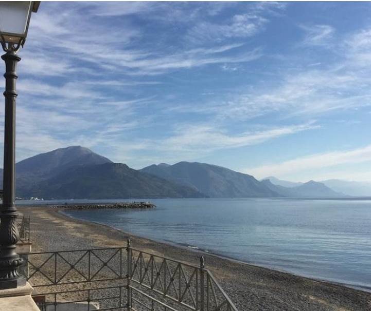 appartamento in vendita ad Ispani in zona Capitello