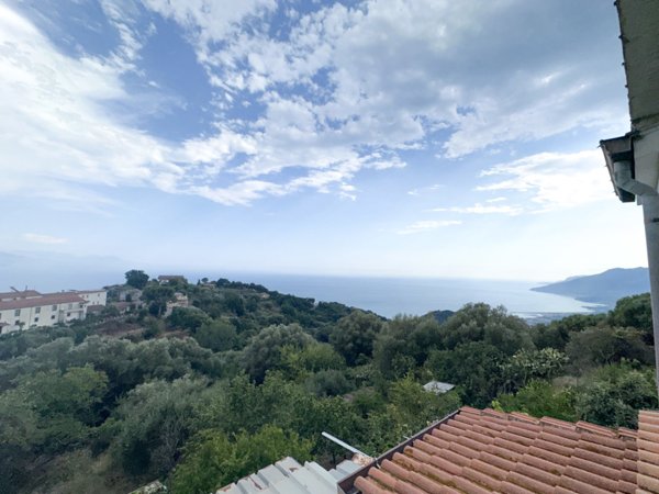 casa indipendente in vendita ad Ispani in zona San Cristoforo