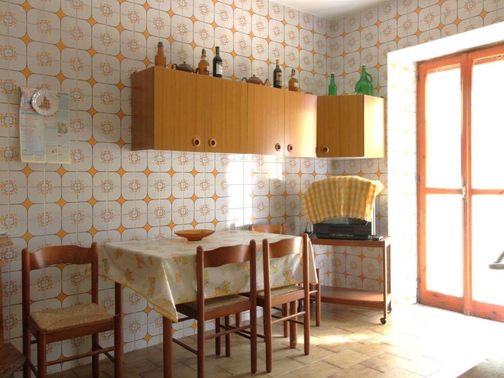 casa indipendente in vendita a Laureana Cilento