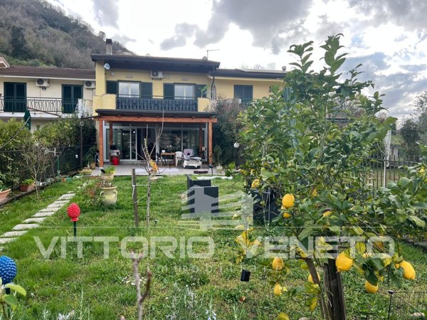 appartamento in vendita a Laureana Cilento