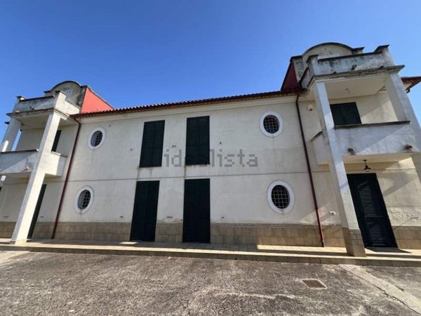 casa indipendente in vendita a Laureana Cilento