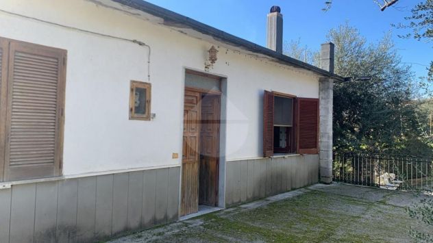 casa indipendente in vendita a Laureana Cilento