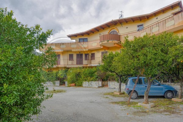 appartamento in vendita a Laureana Cilento