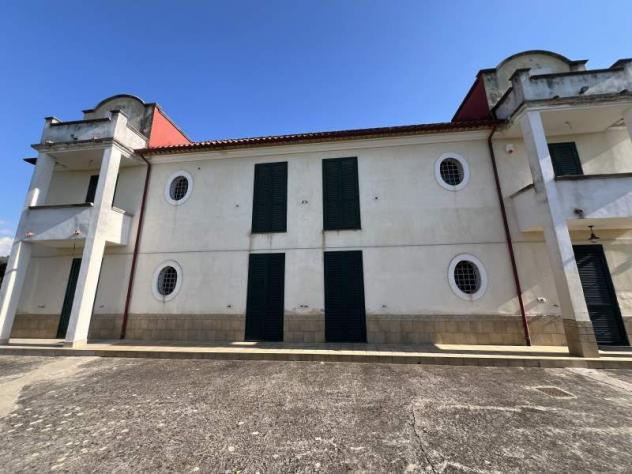 casa indipendente in vendita a Laureana Cilento