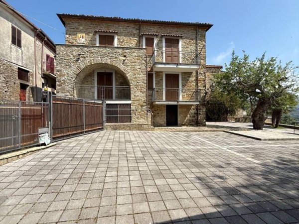 appartamento in vendita a Laureana Cilento