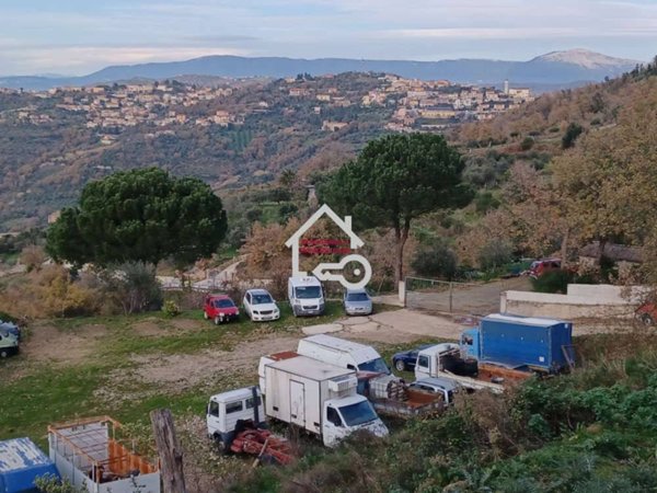 terreno edificabile in vendita a Laureana Cilento