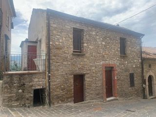 casa indipendente in vendita a Laureana Cilento