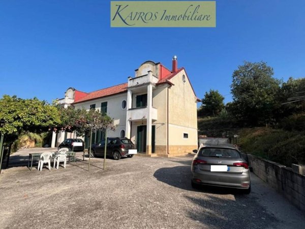 casa indipendente in vendita a Laureana Cilento