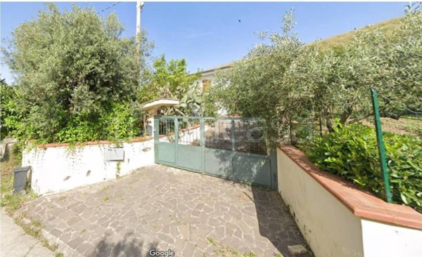 casa indipendente in vendita a Laureana Cilento