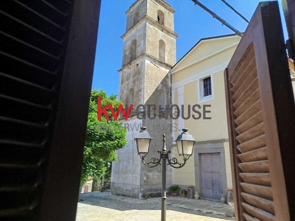 quadrivano in vendita a Laureana Cilento