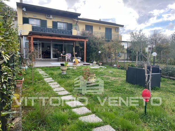 appartamento in vendita a Laureana Cilento