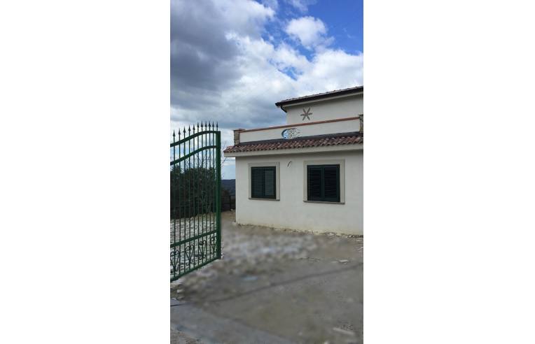 casa indipendente in vendita a Laureana Cilento