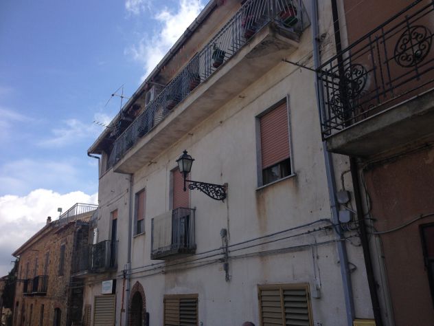 casa indipendente in vendita a Laureana Cilento