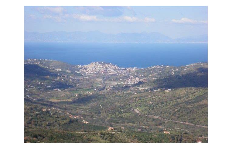 casa indipendente in vendita a Laureana Cilento