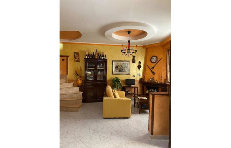 casa indipendente in vendita a Laureana Cilento