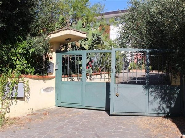 casa indipendente in vendita a Laureana Cilento