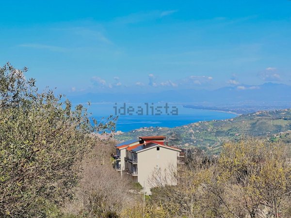 quadrivano in vendita a Laureana Cilento