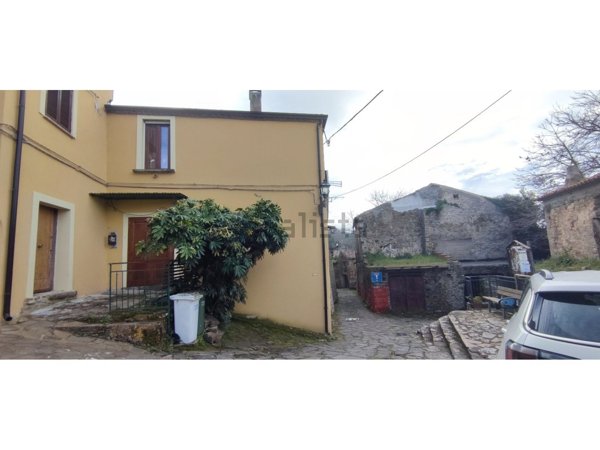 appartamento in vendita a Laureana Cilento