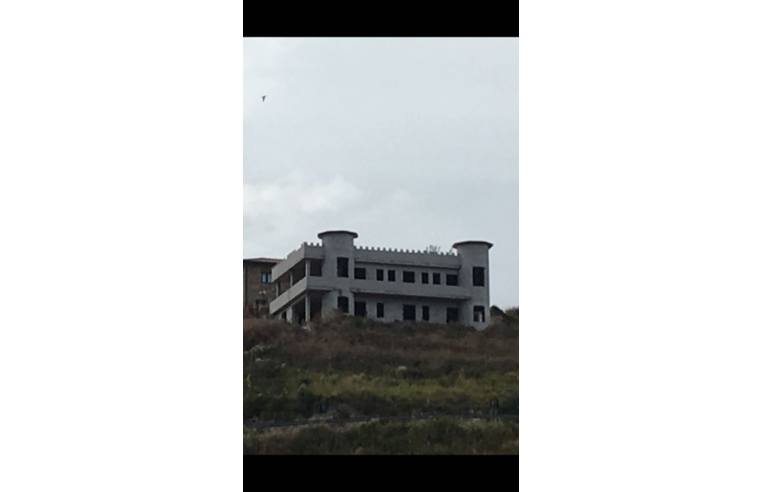 negozio in vendita a Laureana Cilento