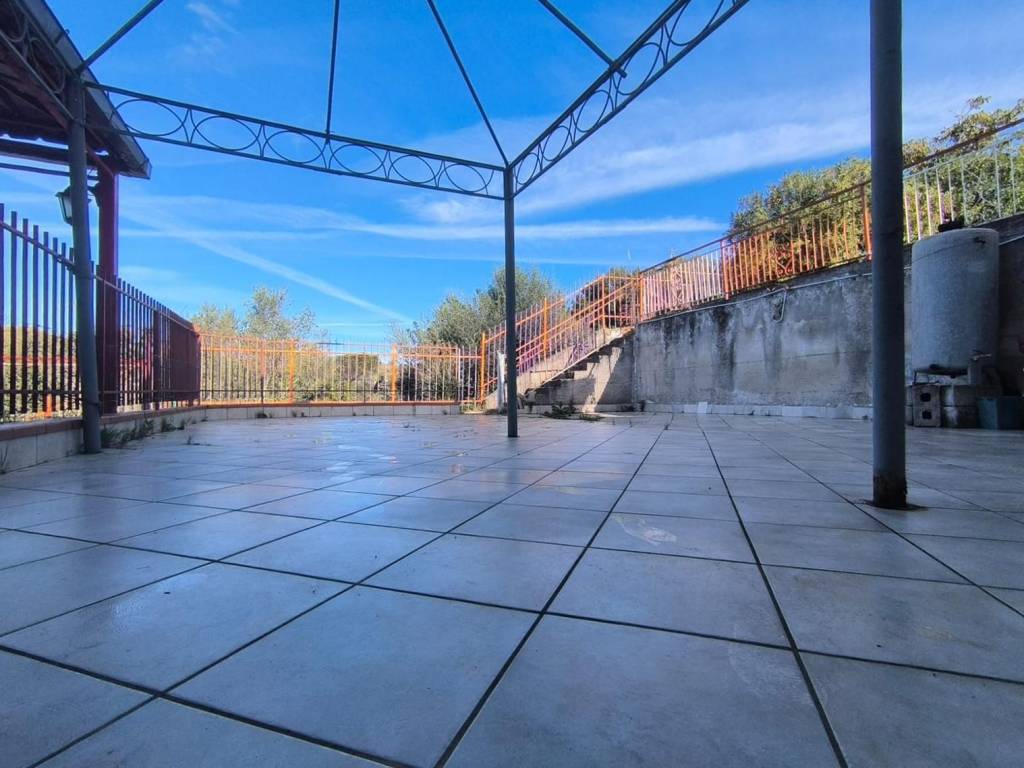 appartamento in vendita a Laureana Cilento