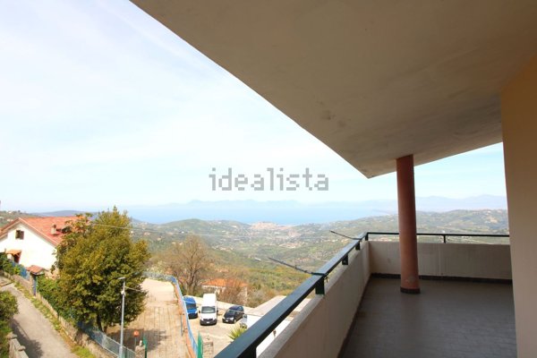 casa indipendente in vendita a Laureana Cilento