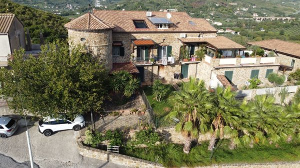 appartamento in vendita a Laureana Cilento