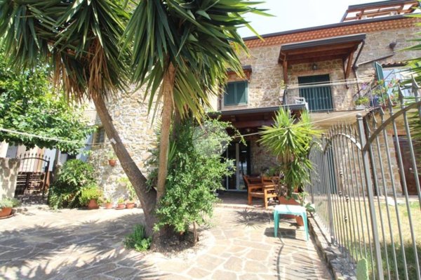 appartamento in vendita a Laureana Cilento