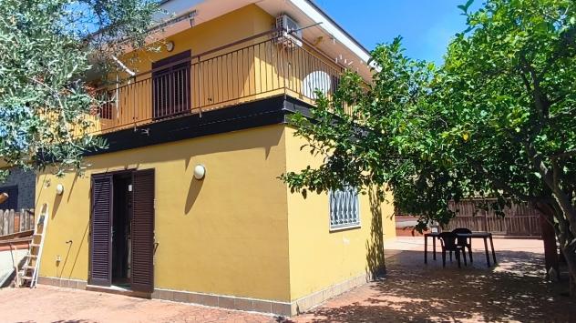 casa indipendente in vendita a Laureana Cilento