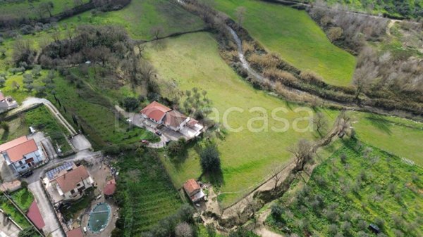 casa indipendente in vendita a Laureana Cilento
